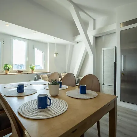 Centric Rooftop 4 Bedroom Premium