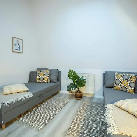 Centric Rooftop 4 Bedroom Premium